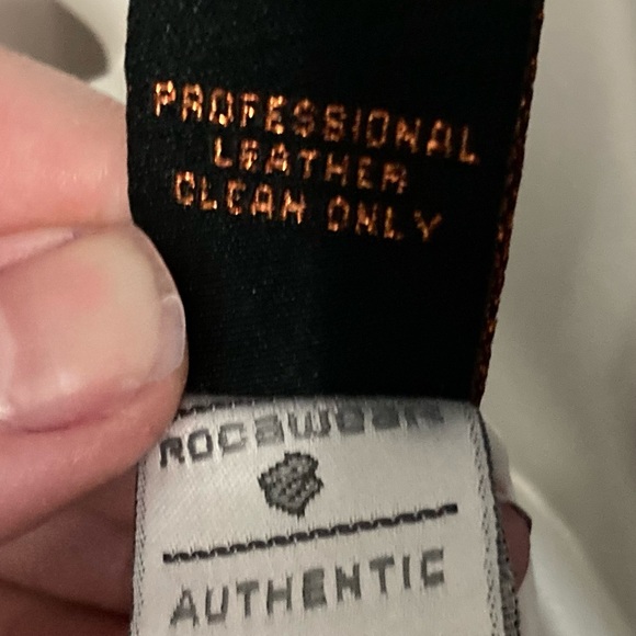 Vintage Ladies Leather Rocawear jacket! Medium - Picture 5 of 5